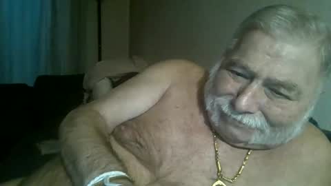 Snapshot of louis_chokdee chatting on September 11, 2025, 6:19 pm louis_chokdee online show from September 11, 2025, 6:19 pm