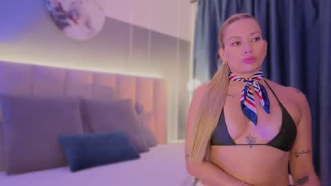 louise_bell online show from October 24, 2025, 10:50 pm