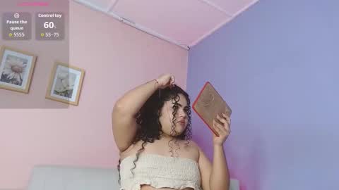 Snapshot of lourdes_moon22 chatting on October 9, 2025, 1:20 pm lourdes_moon22 online show from October 9, 2025, 1:20 pm