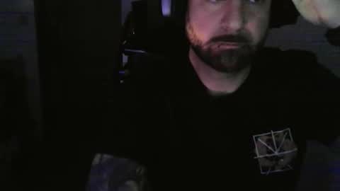 Snapshot of lovalova666 chatting on October 19, 2025, 12:22 am Guapito online show from October 19, 2025, 12:22 am