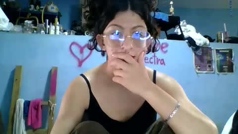 Snapshot of love_electra chatting on October 13, 2025, 3:01 pm love_electra online show from October 13, 2025, 3:01 pm