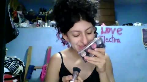 Snapshot of love_electra chatting on October 25, 2025, 12:07 am love_electra online show from October 25, 2025, 12:07 am