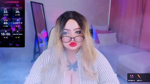 Snapshot of love_insidee chatting on December 19, 2024, 7:51 am Sailor online show from December 19, 2024, 7:51 am