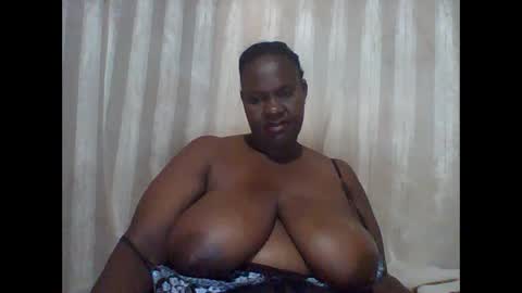 Snapshot of lovebigmelon chatting on February 23, 2025, 3:29 pm Lynn online show from February 23, 2025, 3:29 pm