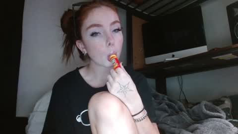 Snapshot of lovecalixo chatting on February 2, 2025, 6:37 am Cali Love online show from February 2, 2025, 6:37 am