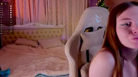 Snapshot of lovellalipss chatting on December 20, 2024, 1:43 pm Laura online show from December 20, 2024, 1:43 pm