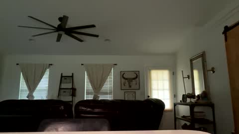 Love online show from September 19, 2025, 11:05 pm