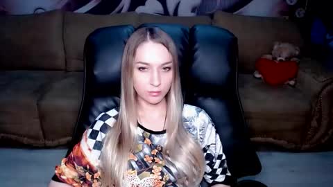 private open online show from October 24, 2025, 1:51 pm