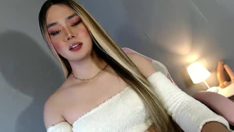 Snapshot of lovers_moon22 chatting on December 16, 2024, 9:52 pm lovers moon22 online show from December 16, 2024, 9:52 pm