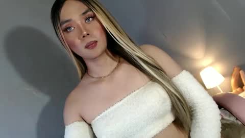 Snapshot of lovers_moon22 chatting on January 7, 2025, 12:45 am lovers moon22 online show from January 7, 2025, 12:45 am