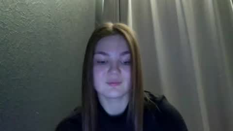 Snapshot of loviesimone chatting on November 19, 2025, 8:20 pm loviesimone online show from November 19, 2025, 8:20 pm