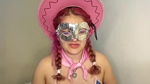 Snapshot of luana363 chatting on December 19, 2024, 3:18 am luana363 online show from December 19, 2024, 3:18 am