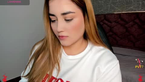 Snapshot of lucia_star_ chatting on January 11, 2025, 11:45 am lucia star  online show from January 11, 2025, 11:45 am
