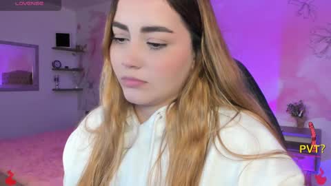 Snapshot of lucia_star_ chatting on February 12, 2025, 2:56 am lucia star  online show from February 12, 2025, 2:56 am
