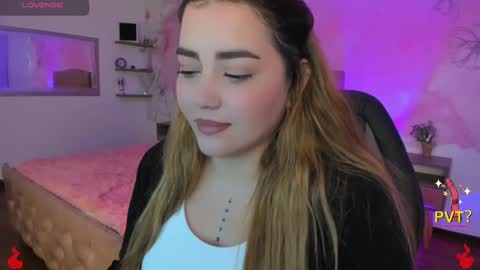 Snapshot of lucia_star_ chatting on February 13, 2025, 2:45 am lucia star  online show from February 13, 2025, 2:45 am