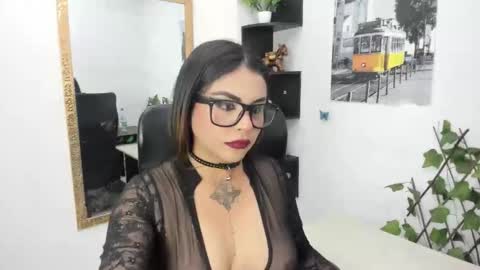 Snapshot of luciana_rosss chatting on October 30, 2025, 2:57 am Luciana Rodriguez online show from October 30, 2025, 2:57 am