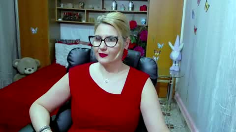 Snapshot of lucillefenlys chatting on January 13, 2025, 5:44 pm Lucille Fenly online show from January 13, 2025, 5:44 pm