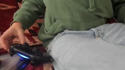 Snapshot of luckydrakex chatting on January 6, 2025, 12:35 pm Lucky online show from January 6, 2025, 12:35 pm