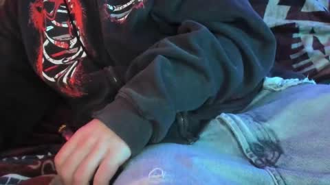 Snapshot of luckydrakex chatting on February 17, 2025, 12:10 am Lucky online show from February 17, 2025, 12:10 am