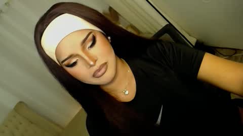 Snapshot of lucy_heartfiliaxxx chatting on November 9, 2025, 6:06 pm MONA online show from November 9, 2025, 6:06 pm