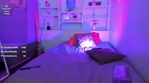 Snapshot of lucy_williiams chatting on February 18, 2025, 8:25 pm Lucy  online show from February 18, 2025, 8:25 pm
