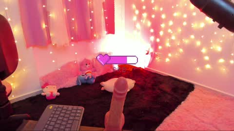 Snapshot of lucyy_peach chatting on January 31, 2025, 4:25 am LUCYY FROM HOME  online show from January 31, 2025, 4:25 am