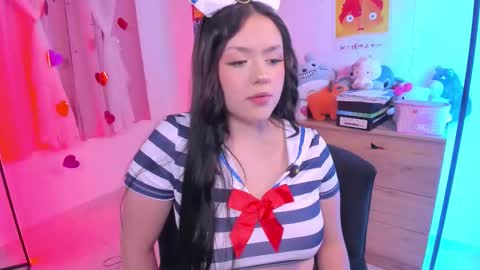 Snapshot of lucyy_peach chatting on September 20, 2025, 3:29 am LUCYY FROM HOME  online show from September 20, 2025, 3:29 am