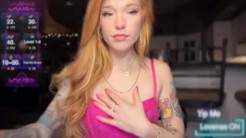 Snapshot of luebeam chatting on February 6, 2025, 12:00 am Luubeam             INSTA luubeammm TWITTER lunaisreallycu1 online show from February 6, 2025, 12:00 am