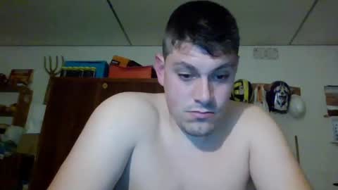 Snapshot of luis2423 chatting on December 3, 2024, 12:24 am A slave to the mistress.. un esclavo para las amas dominantes. online show from December 3, 2024, 12:24 am