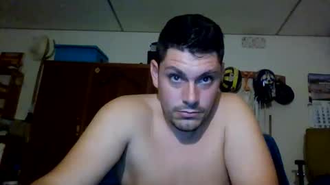 Snapshot of luis2423 chatting on September 11, 2025, 9:59 pm A slave to the mistress.. un esclavo para las amas dominantes. online show from September 11, 2025, 9:59 pm