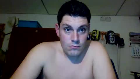 Snapshot of luis2423 chatting on October 4, 2025, 10:08 pm A slave to the mistress.. un esclavo para las amas dominantes. online show from October 4, 2025, 10:08 pm