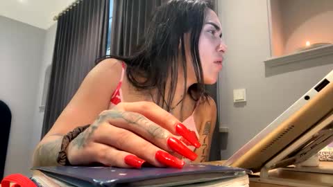 Luisa Monsters online show from October 21, 2025, 9:54 am