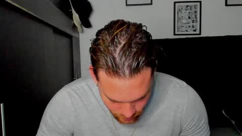 Snapshot of lukeglanton17 chatting on February 28, 2025, 1:37 am Luke online show from February 28, 2025, 1:37 am