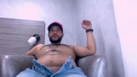 Snapshot of lukke_smitt chatting on November 9, 2025, 7:34 pm ------LUKE ... online show from November 9, 2025, 7:34 pm