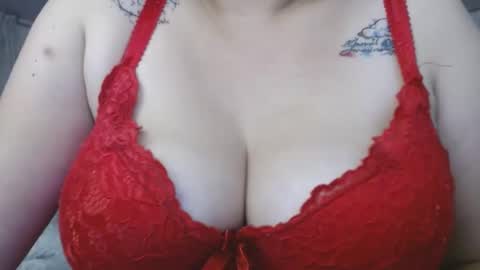 Snapshot of lumi_84 chatting on January 19, 2025, 1:43 am LUMI online show from January 19, 2025, 1:43 am