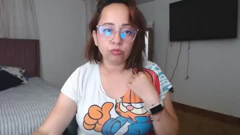 Snapshot of lumi_84 chatting on February 2, 2025, 4:05 am LUMI online show from February 2, 2025, 4:05 am