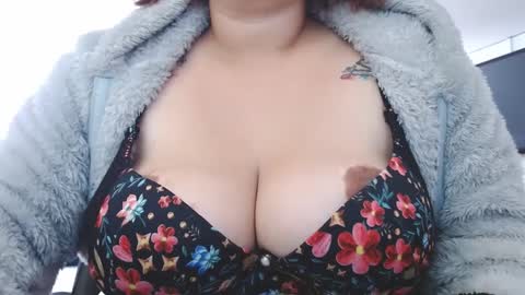 Snapshot of lumi_84 chatting on February 25, 2025, 4:21 pm LUMI online show from February 25, 2025, 4:21 pm