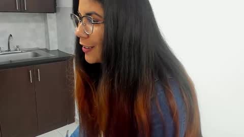 Snapshot of luna_dumont chatting on January 21, 2025, 2:26 pm luna online show from January 21, 2025, 2:26 pm