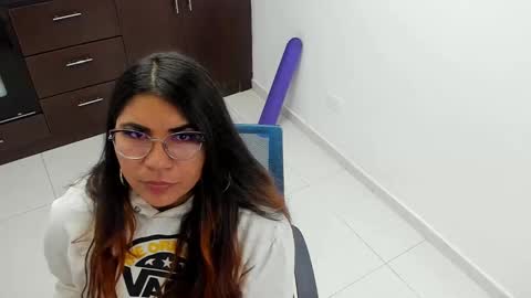 Snapshot of luna_dumont chatting on February 2, 2025, 11:19 am luna online show from February 2, 2025, 11:19 am