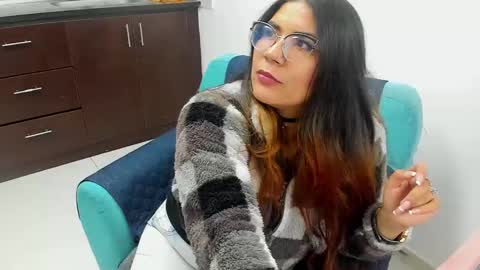Snapshot of luna_dumont chatting on February 6, 2025, 11:21 am luna online show from February 6, 2025, 11:21 am