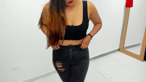 Snapshot of luna_dumont chatting on February 14, 2025, 2:23 pm luna online show from February 14, 2025, 2:23 pm