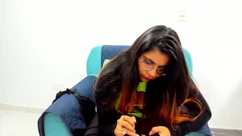 Snapshot of luna_dumont chatting on February 21, 2025, 2:27 pm luna online show from February 21, 2025, 2:27 pm