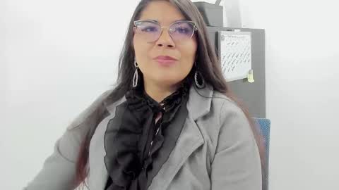 Snapshot of luna_dumont chatting on September 15, 2025, 11:10 am luna online show from September 15, 2025, 11:10 am