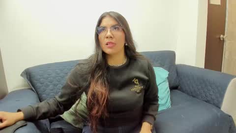 Snapshot of luna_dumont chatting on September 19, 2025, 11:22 am luna online show from September 19, 2025, 11:22 am