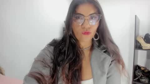 Snapshot of luna_dumont chatting on September 29, 2025, 11:15 am luna online show from September 29, 2025, 11:15 am