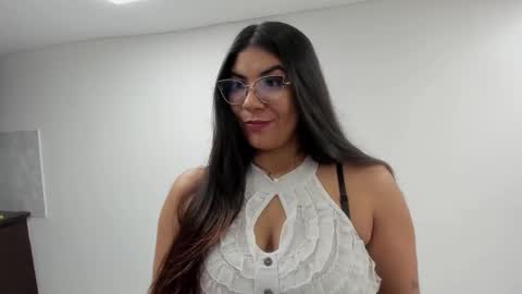 Snapshot of luna_dumont chatting on October 3, 2025, 11:29 am luna online show from October 3, 2025, 11:29 am