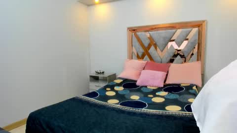 Snapshot of luna_johansson chatting on September 29, 2025, 12:10 pm Luna online show from September 29, 2025, 12:10 pm