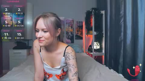 Snapshot of lunaluxyx chatting on September 29, 2025, 3:39 pm Luna online show from September 29, 2025, 3:39 pm