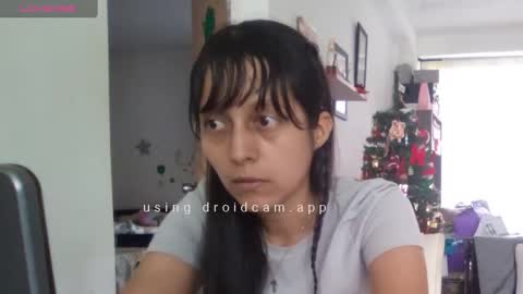 Snapshot of lunamoon_17 chatting on January 4, 2025, 8:27 pm LUNA online show from January 4, 2025, 8:27 pm
