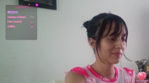 Snapshot of lunamoon_17 chatting on February 4, 2025, 9:20 pm LUNA online show from February 4, 2025, 9:20 pm